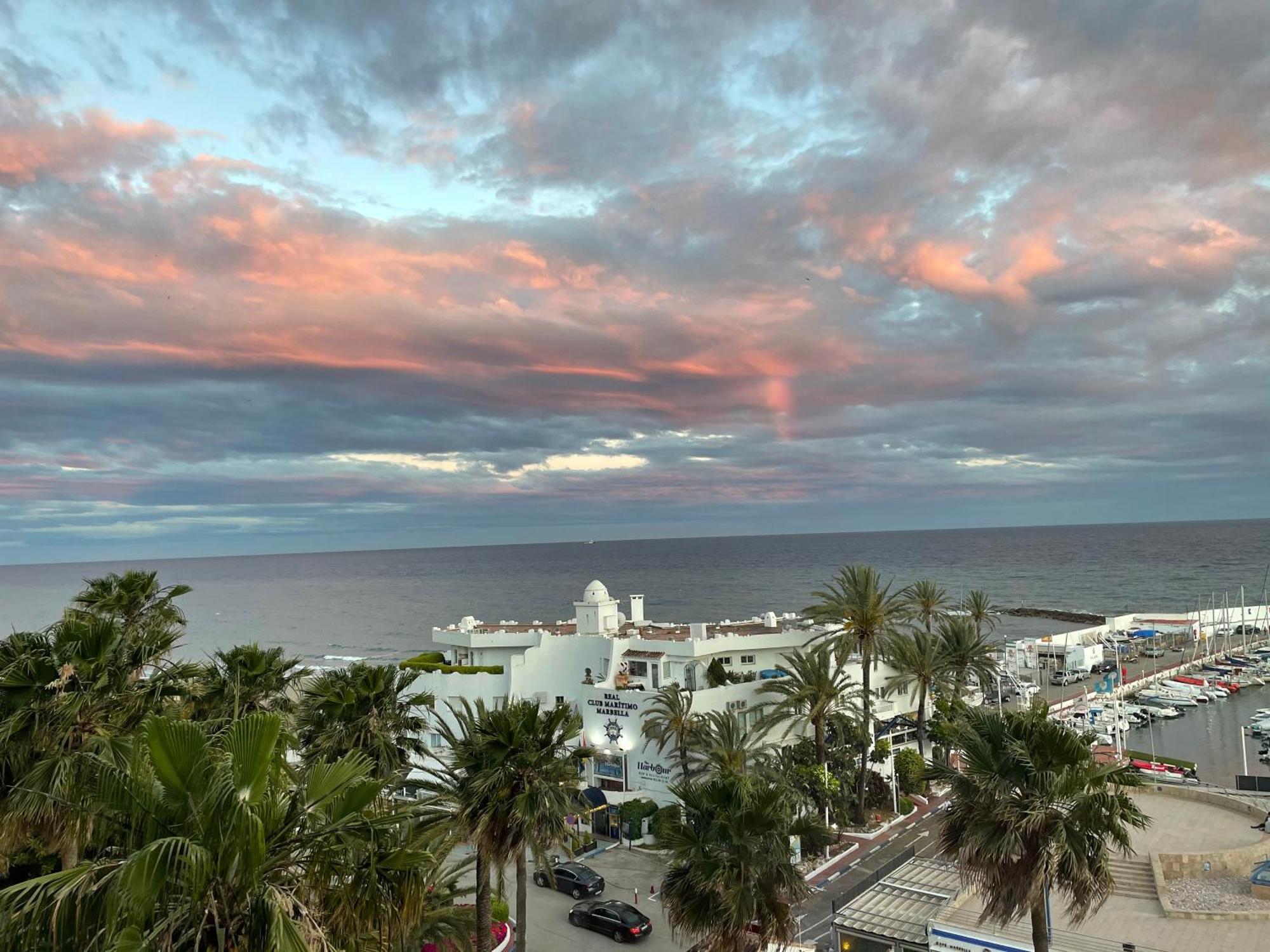 Apartamento Precioso Marbella Paseo Maritimo Bagian luar foto