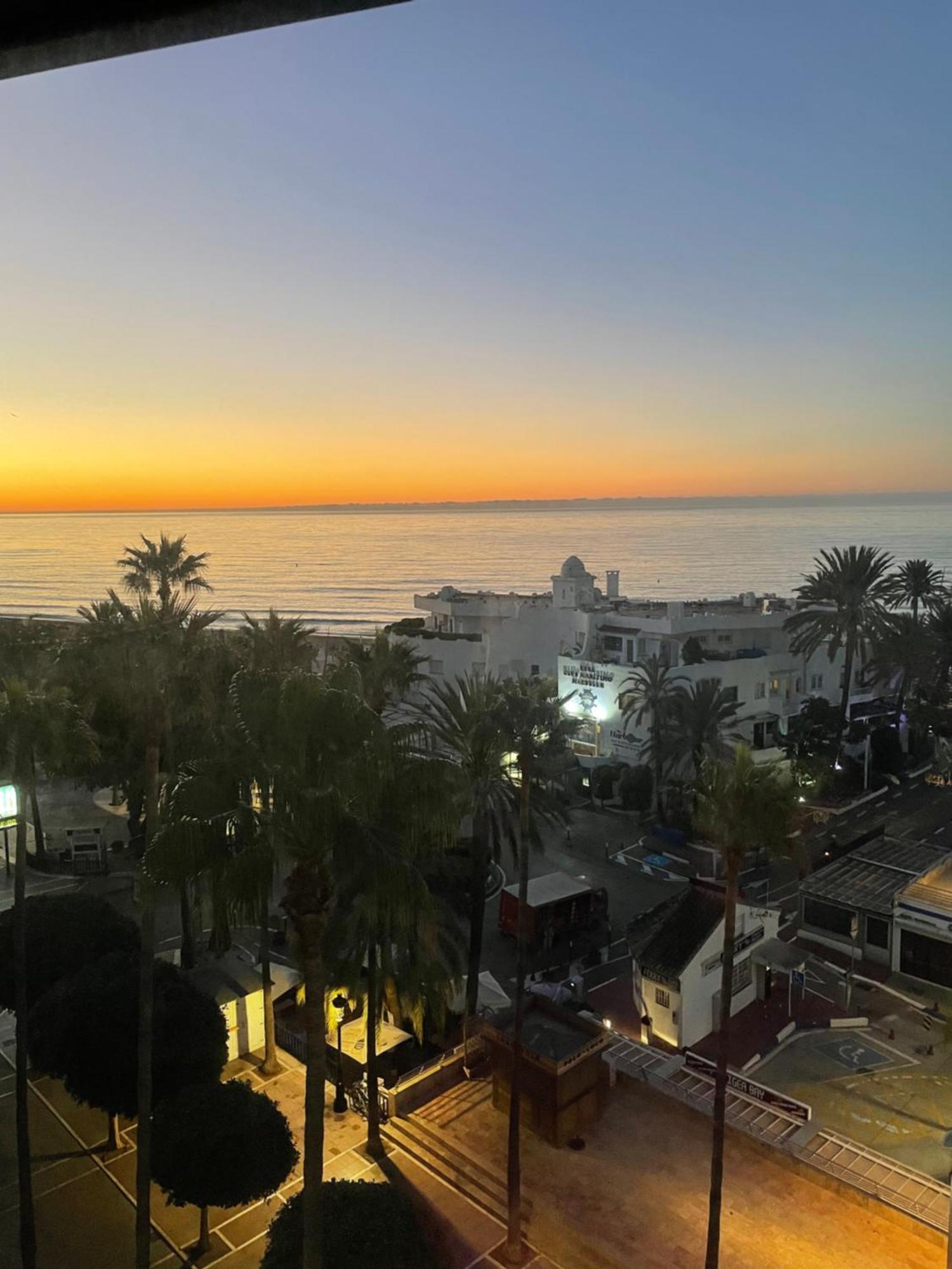 Apartamento Precioso Marbella Paseo Maritimo Bagian luar foto